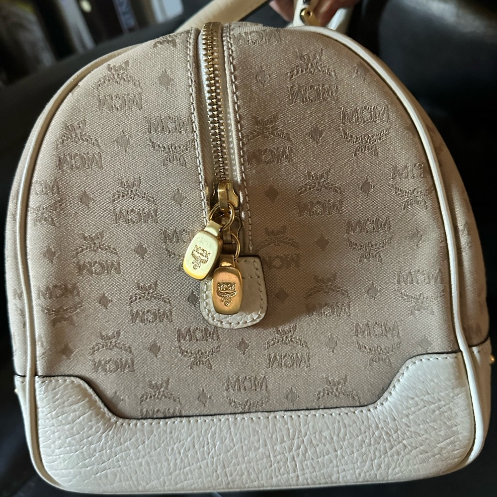 MCM Beige and White RARE Logo Satchel - Picture 2 of 14